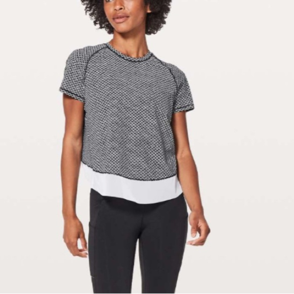 Lululemon Quick Pace Short Sleeve
Monochromic Black / White size 12